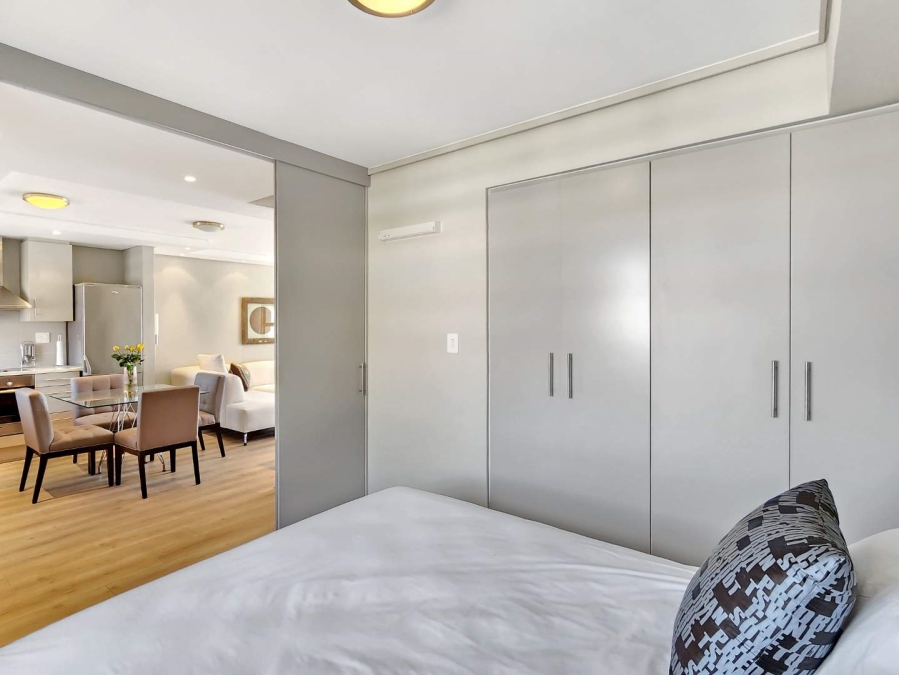 2 Bedroom Property for Sale in Sea Point Western Cape